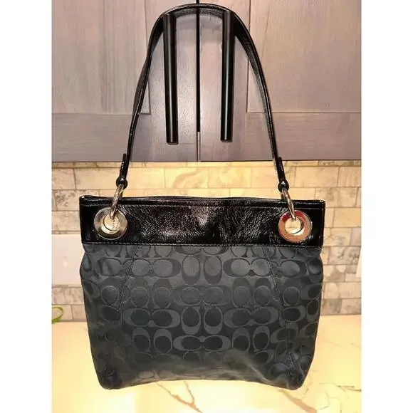 1613. Coach Ashley - Picture 2 of 4